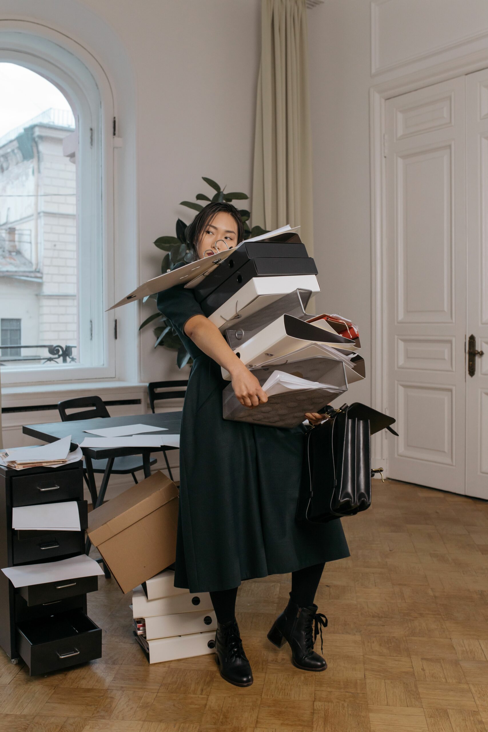 Le piège de la "Surcharge de Projets" chez l'entrepreneure multipotentielle : Comment ton corps trie ce qui est juste pour toi 2 pexels cottonbro 6538613 scaled